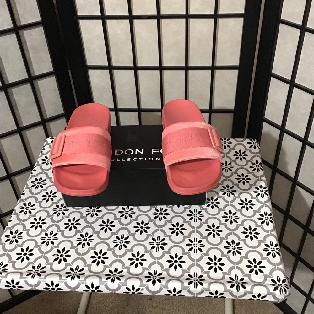 BNIB London Fog  Wm Skyden Slide In Pink
